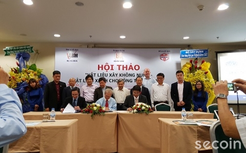 Lễ ký thỏa thuận hợp tác Hội VLXD Việt Nam - Hiệp hội xây dựng & VLXD Tp. HCM - Hội Công nghệ cao Tp. HCM